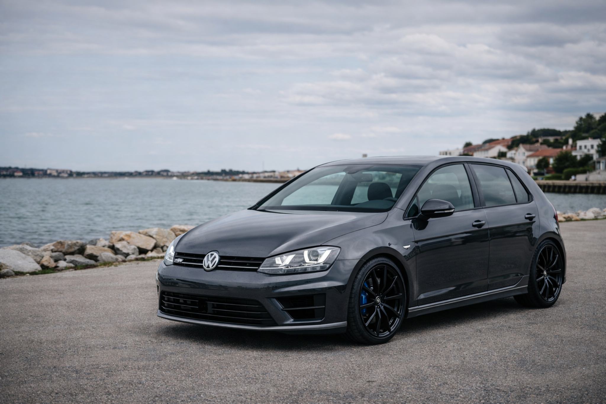 Volkswagen negru